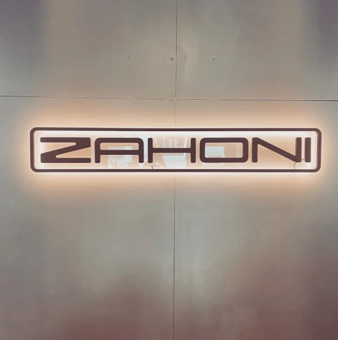 ZAHONI Atelier Sign